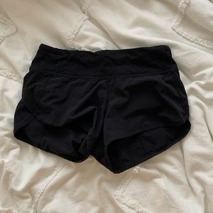 lululemon run time 2.5 shorts